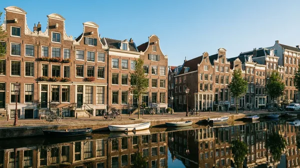 Exploring the Charms of Amsterdam: A Complete Guide