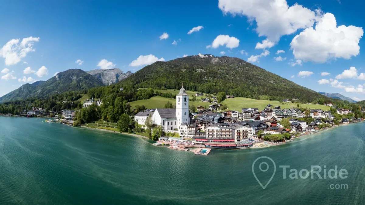St. Wolfgang im Salzkammergut village on the shores of Lake Wolfgang surrounded by the Austrian Alps 